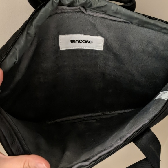 Incase 13" laptop bag - Picture 2 of 4